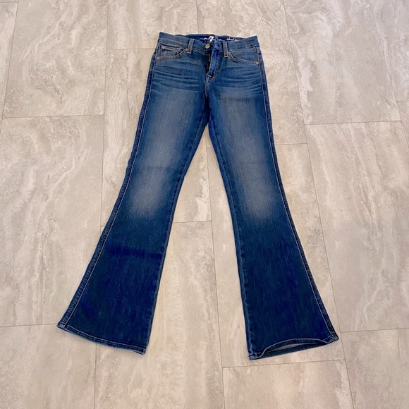 7 For All Mankind flare leg jeans size 25 short inseam - Picture 2 of 4